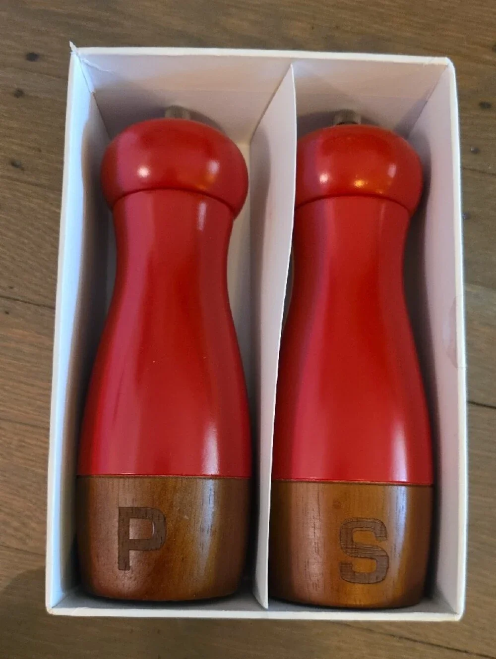 Martha Stewart Collector's Red Salt and Pepper Mill Set 7.12